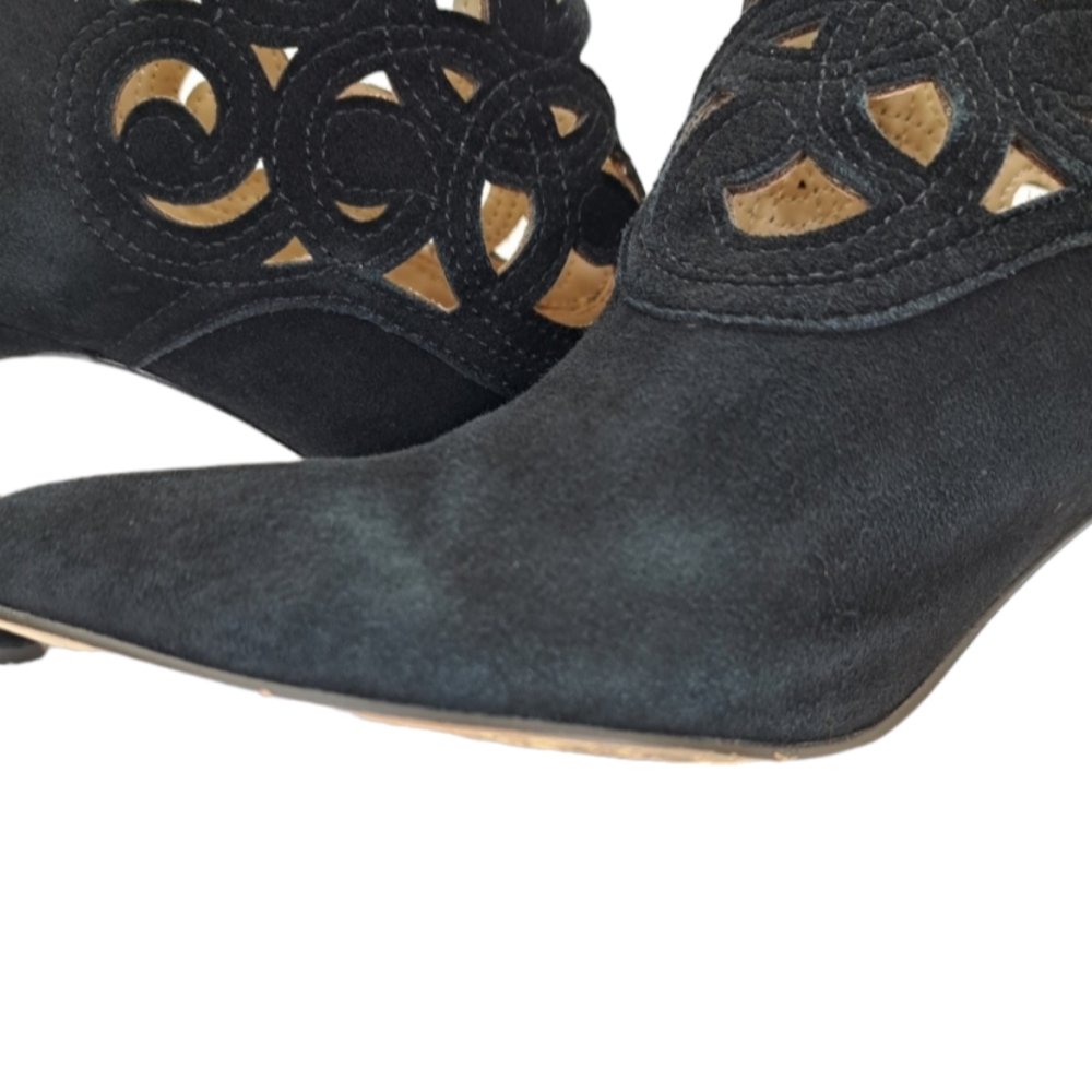 Adrienne Vittadini Nidia Women's Black Suede Leather Laser Cut Ankle Boots 7 - Picture 13 of 16